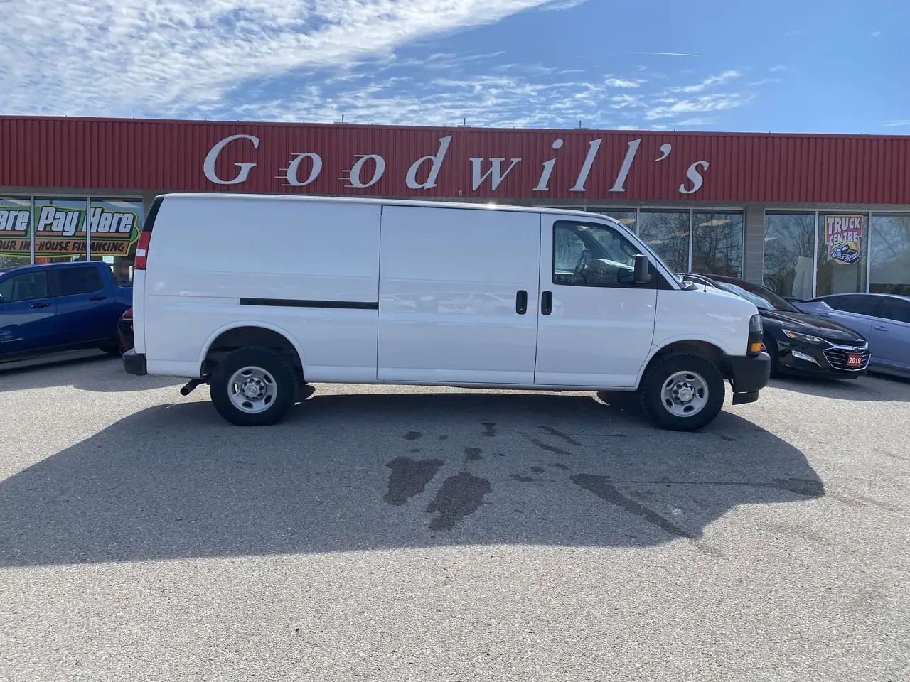 2023 Chevrolet Express 2500