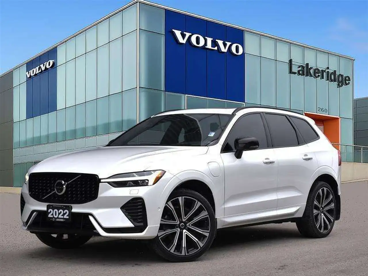 2022 Volvo XC60 R-Design