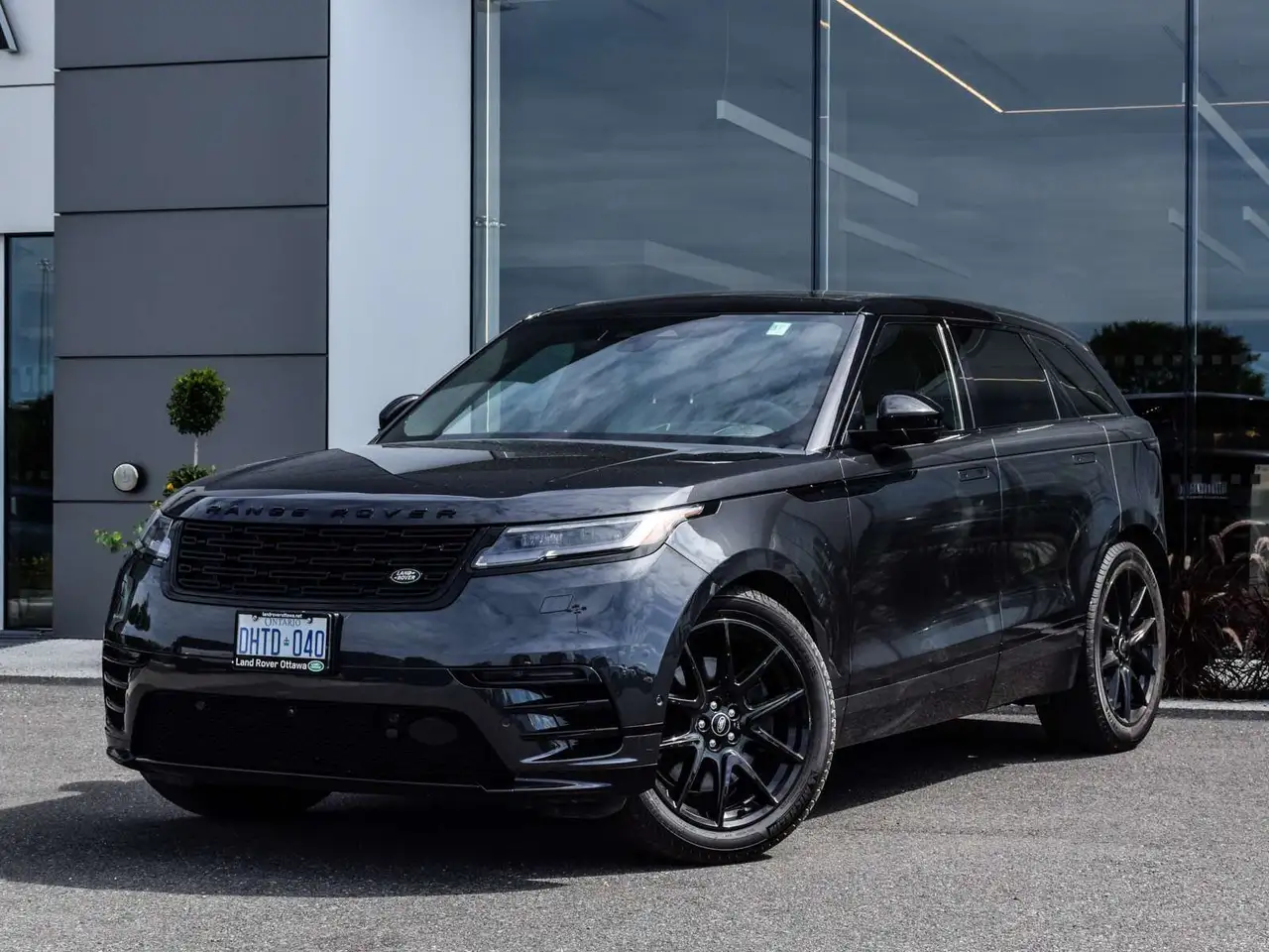 2026 Land Rover Range Rover Velar Dynamic SE P250