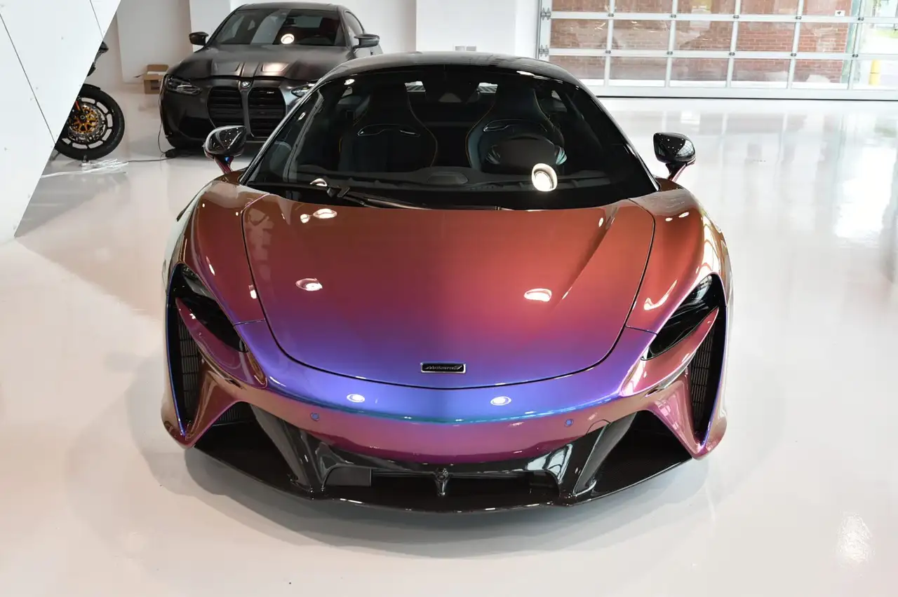 2023 McLaren Artura