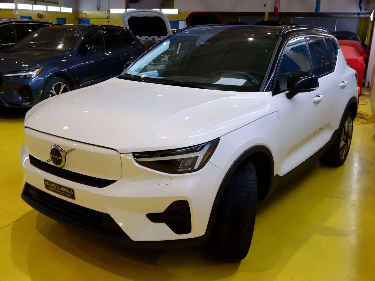 2024 Volvo XC40 Core