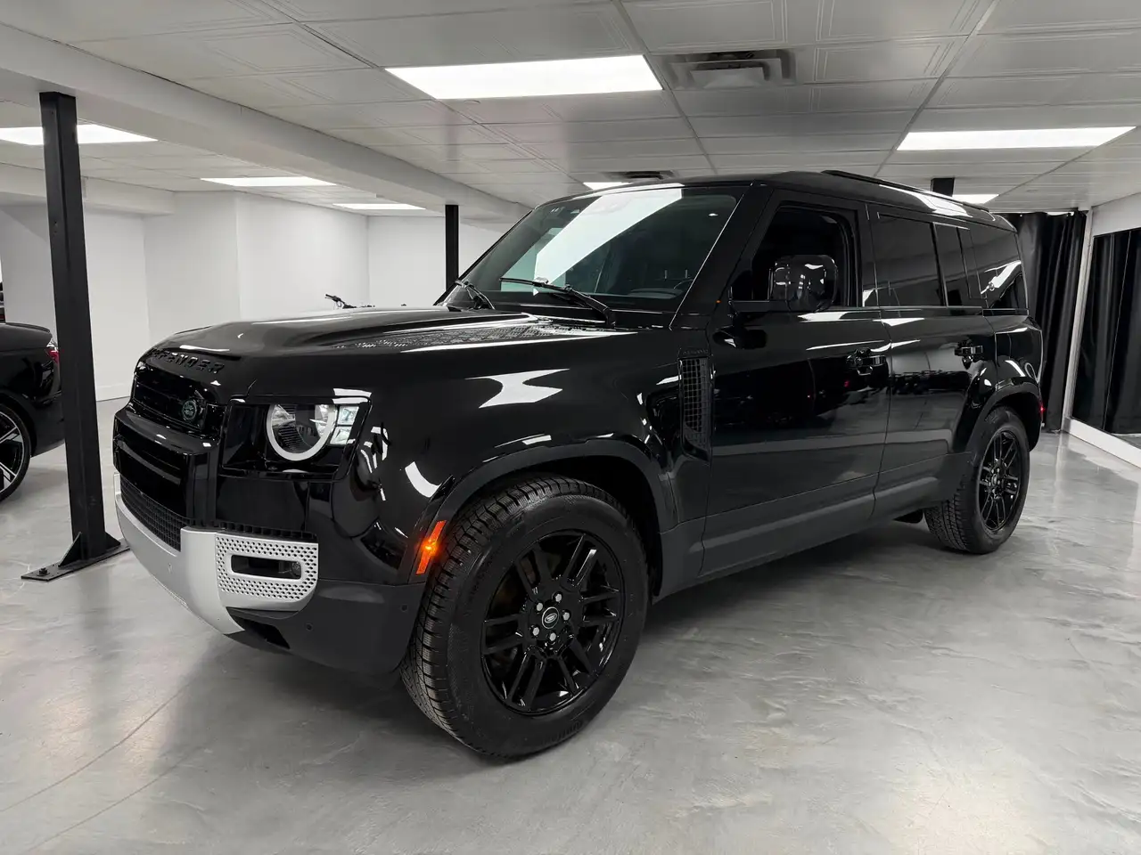 2023 Land Rover Defender S P300