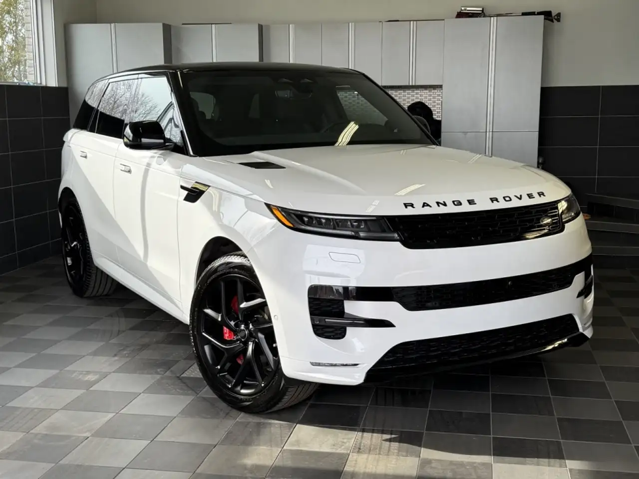 2025 Land Rover Range Rover Sport Dynamic SE P400