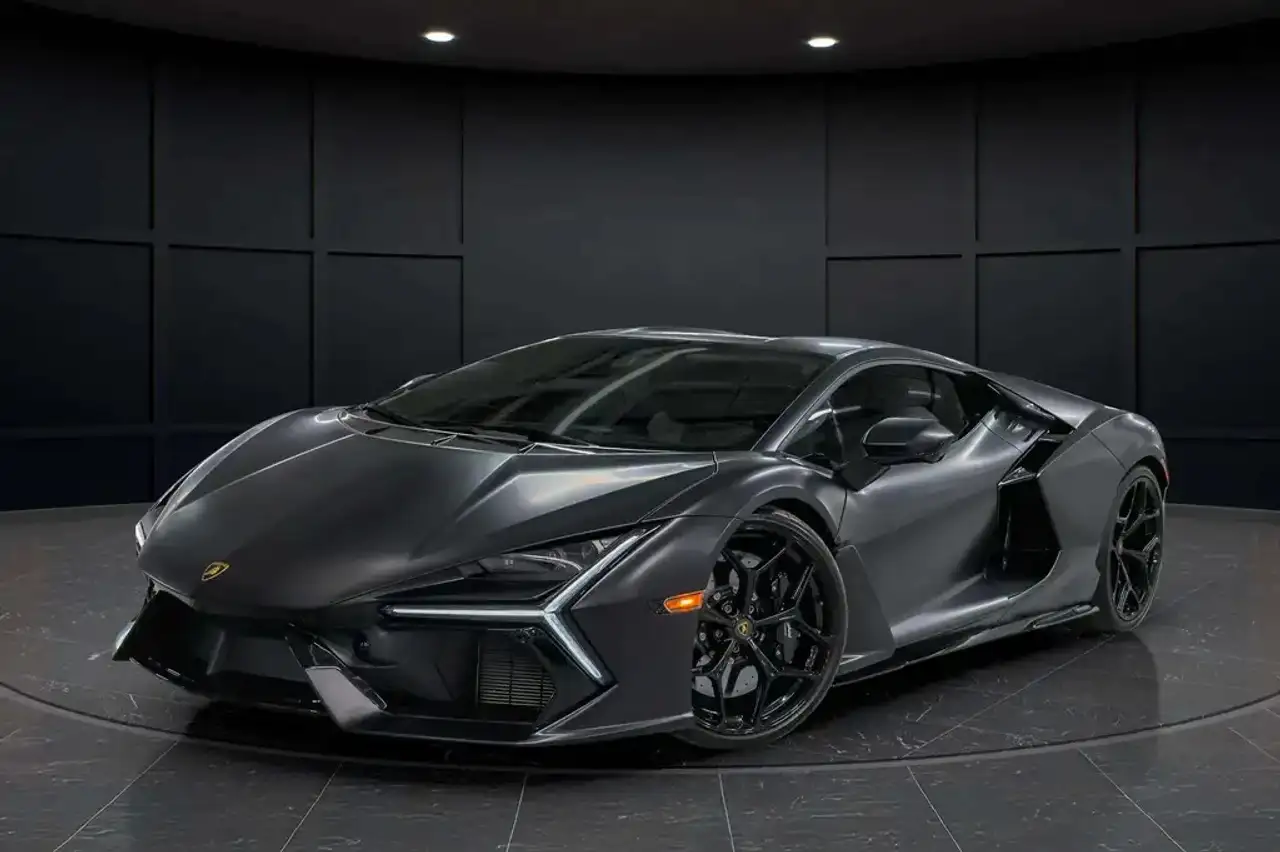 2024 Lamborghini Revuelto