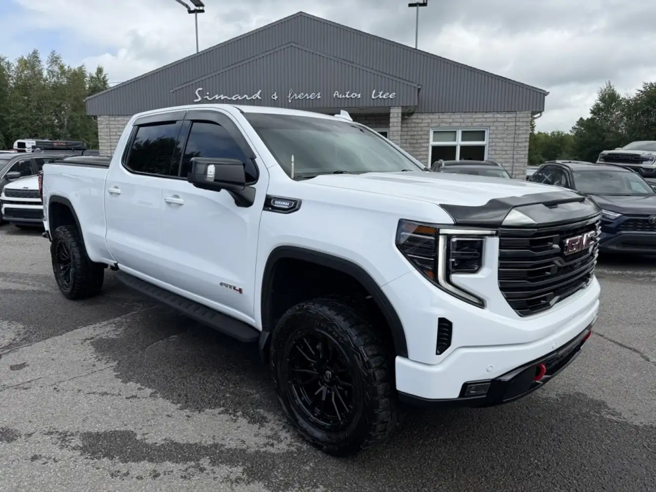 2023 GMC Sierra 1500 AT4