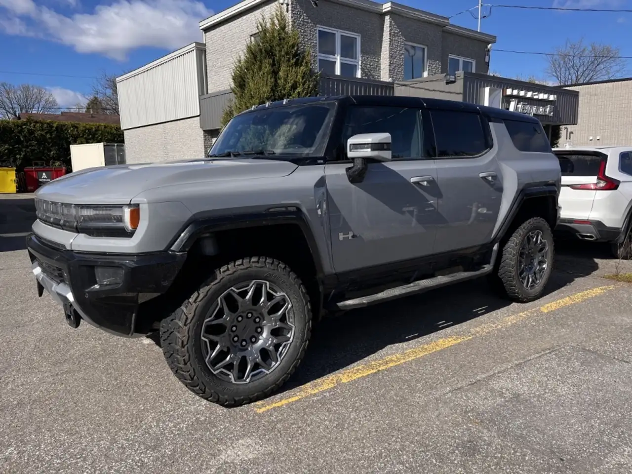 2025 GMC Hummer EV SUV