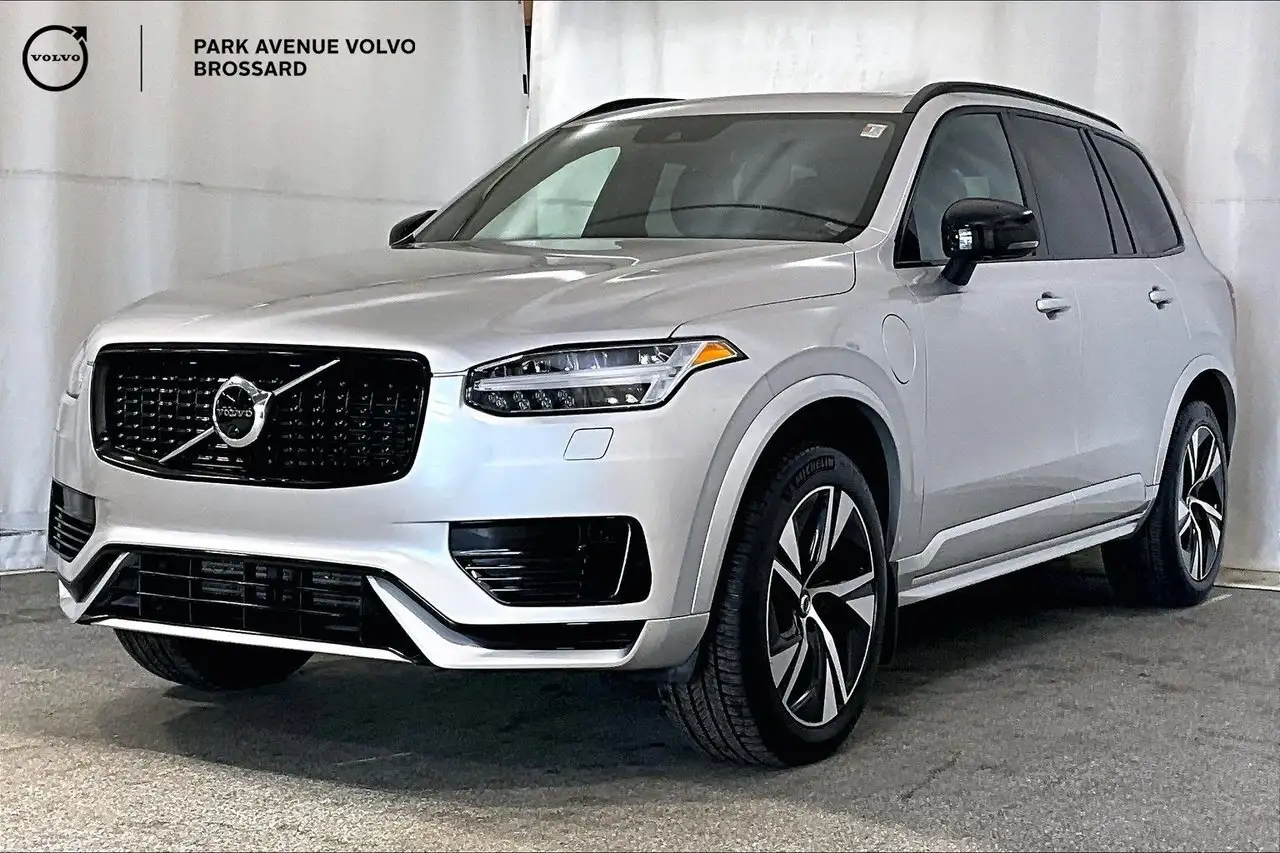 2022 Volvo XC90 R-Design