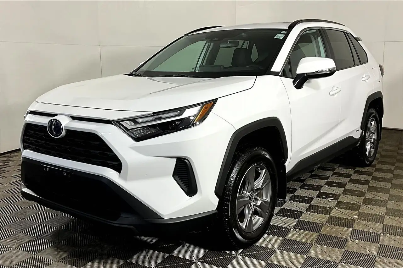 2024 Toyota RAV4 XLE