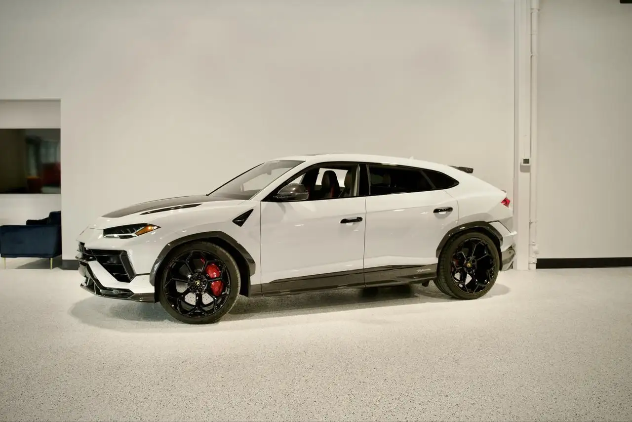2024 Lamborghini Urus