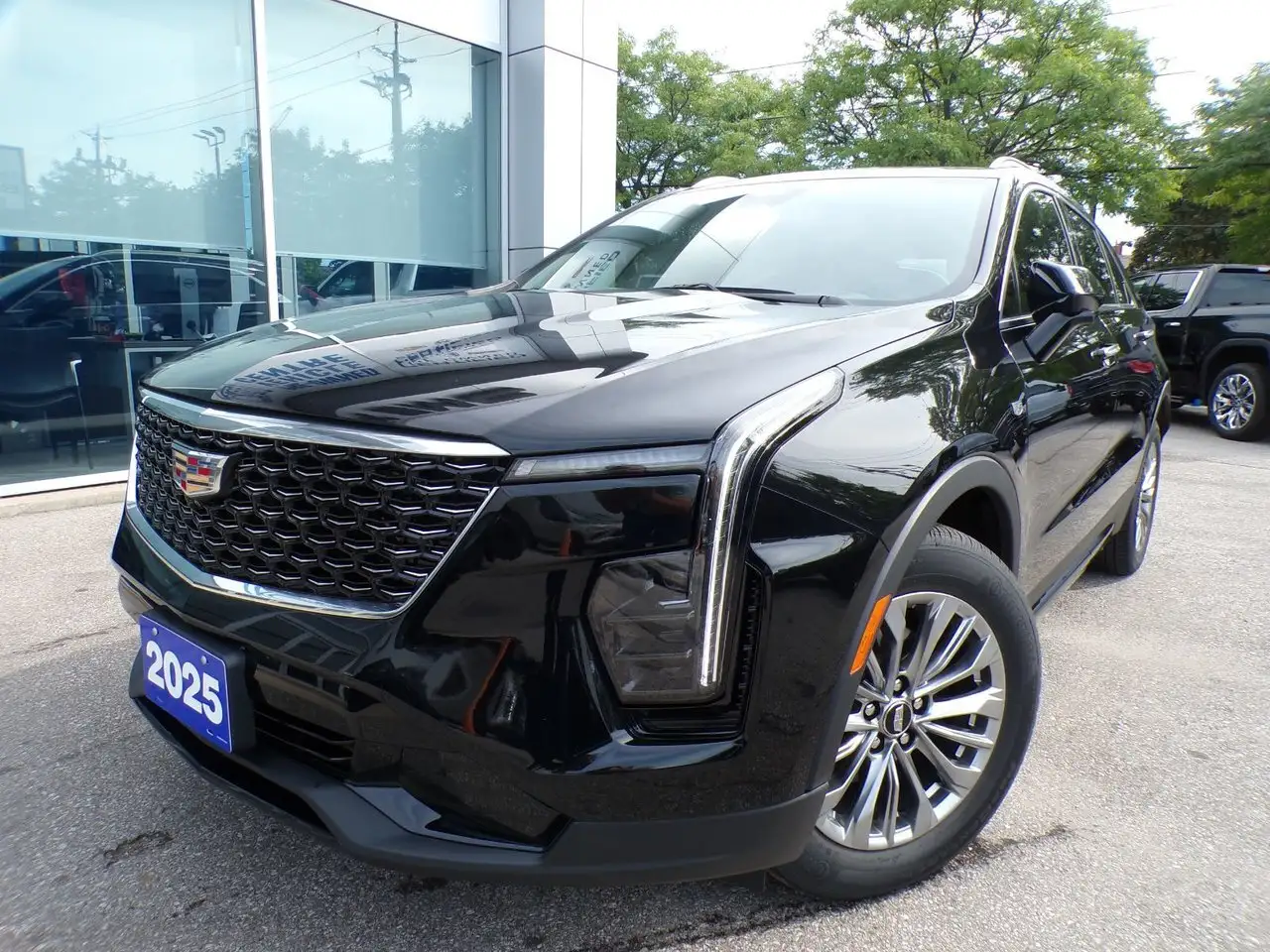 2025 Cadillac XT4 Premium Luxury