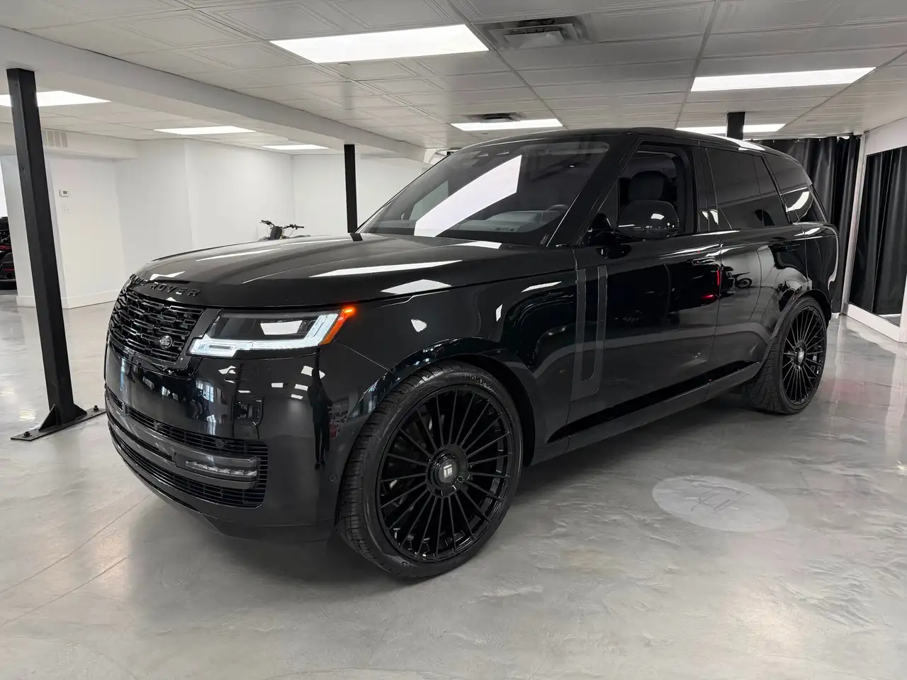 2023 Land Rover Range Rover SE P400