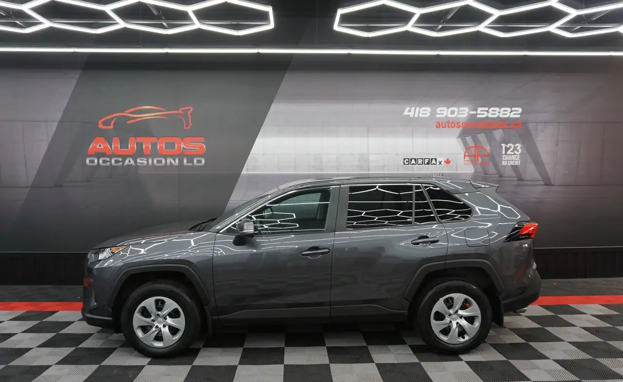 2022 Toyota RAV4 LE