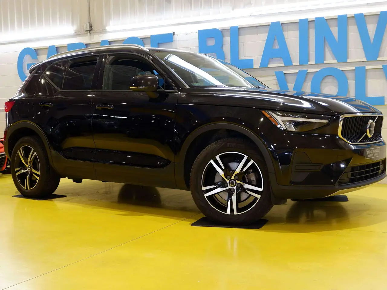 2023 Volvo XC40 Core