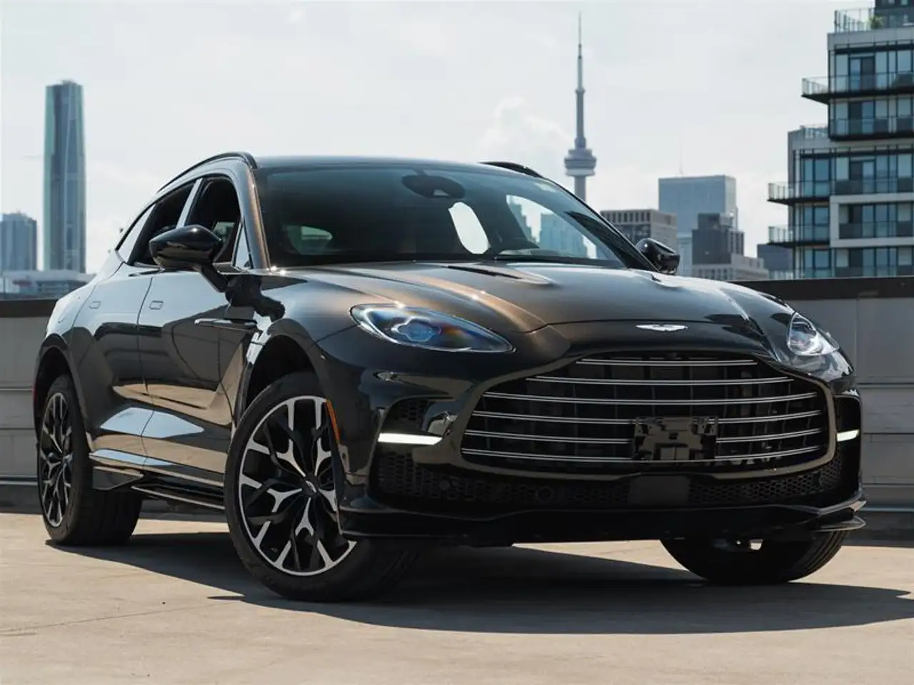 2023 Aston Martin DBX