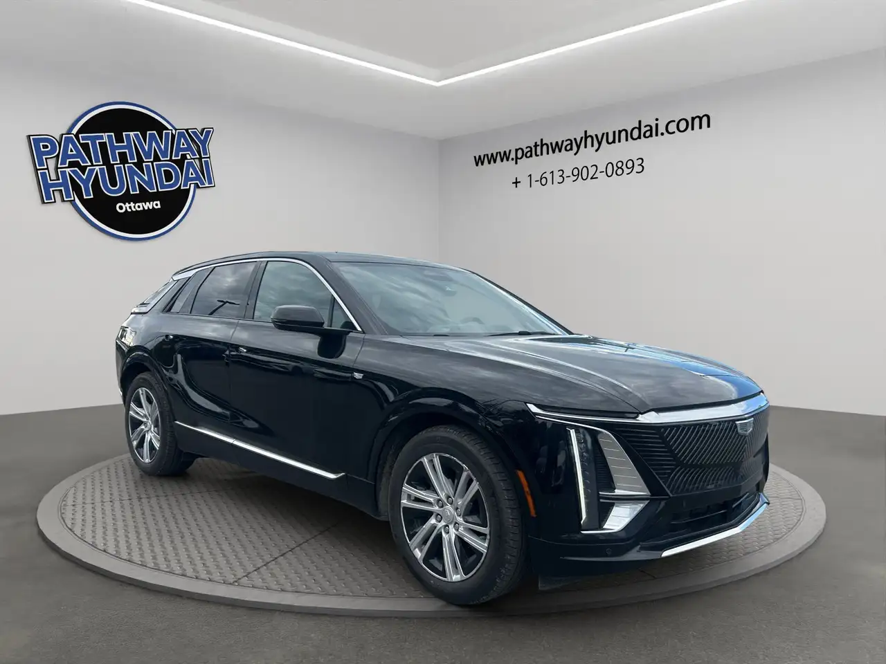 2024 Cadillac Lyriq Tech