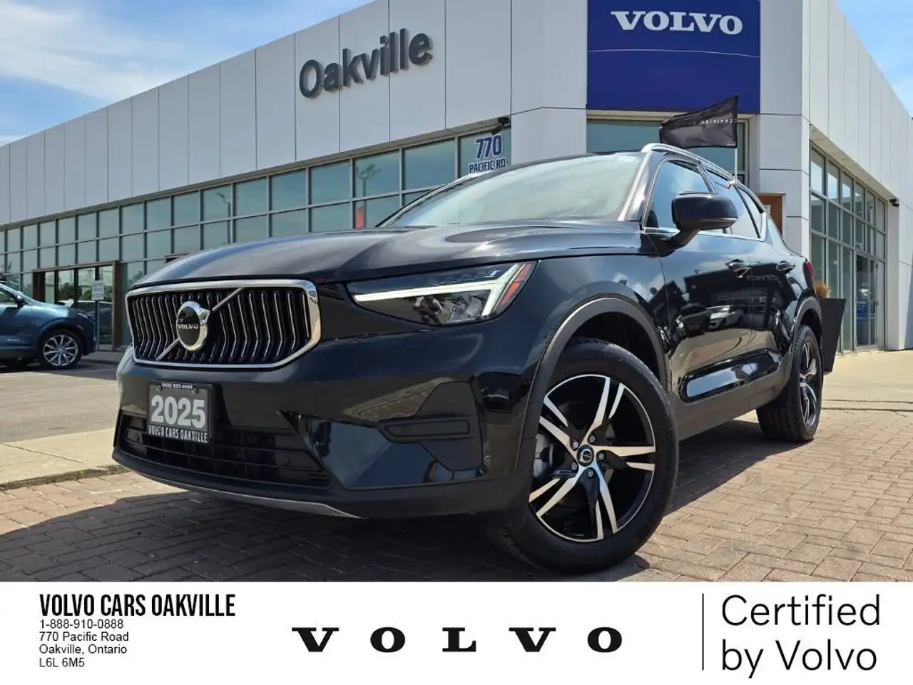 2025 Volvo XC40 Core