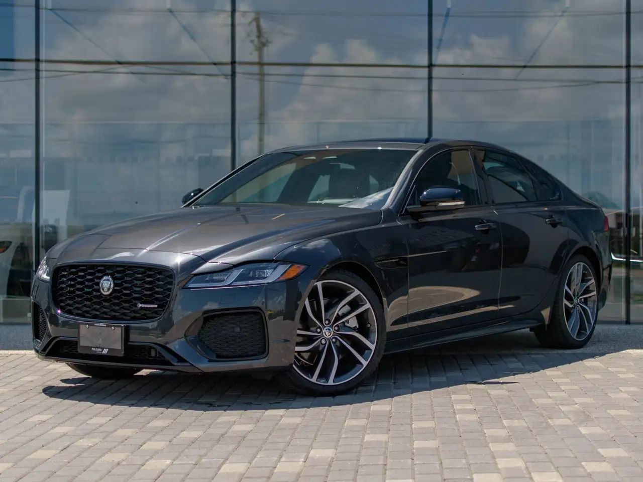 2024 Jaguar XF R-Dynamic SE