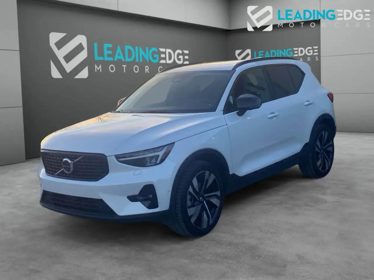 2024 Volvo XC40 Plus