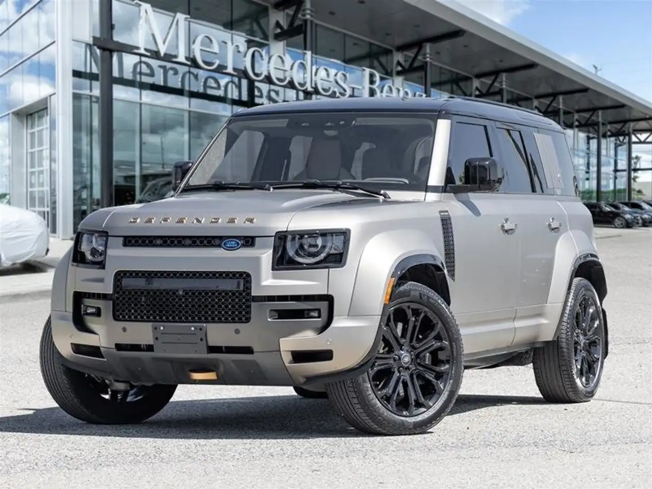 2025 Land Rover Defender Octa P635