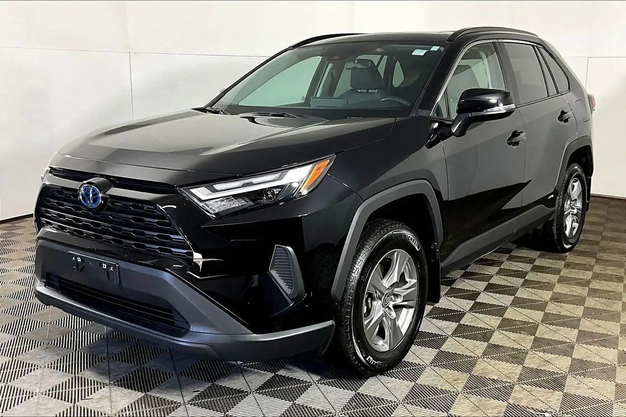 2024 Toyota RAV4 XLE