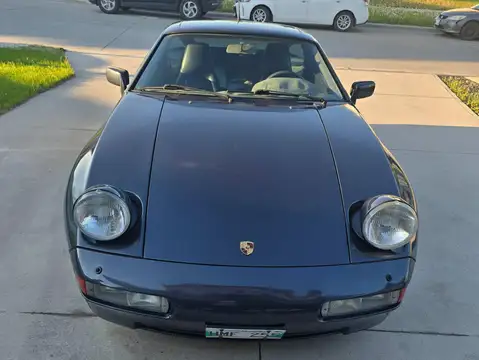 Porsche 928