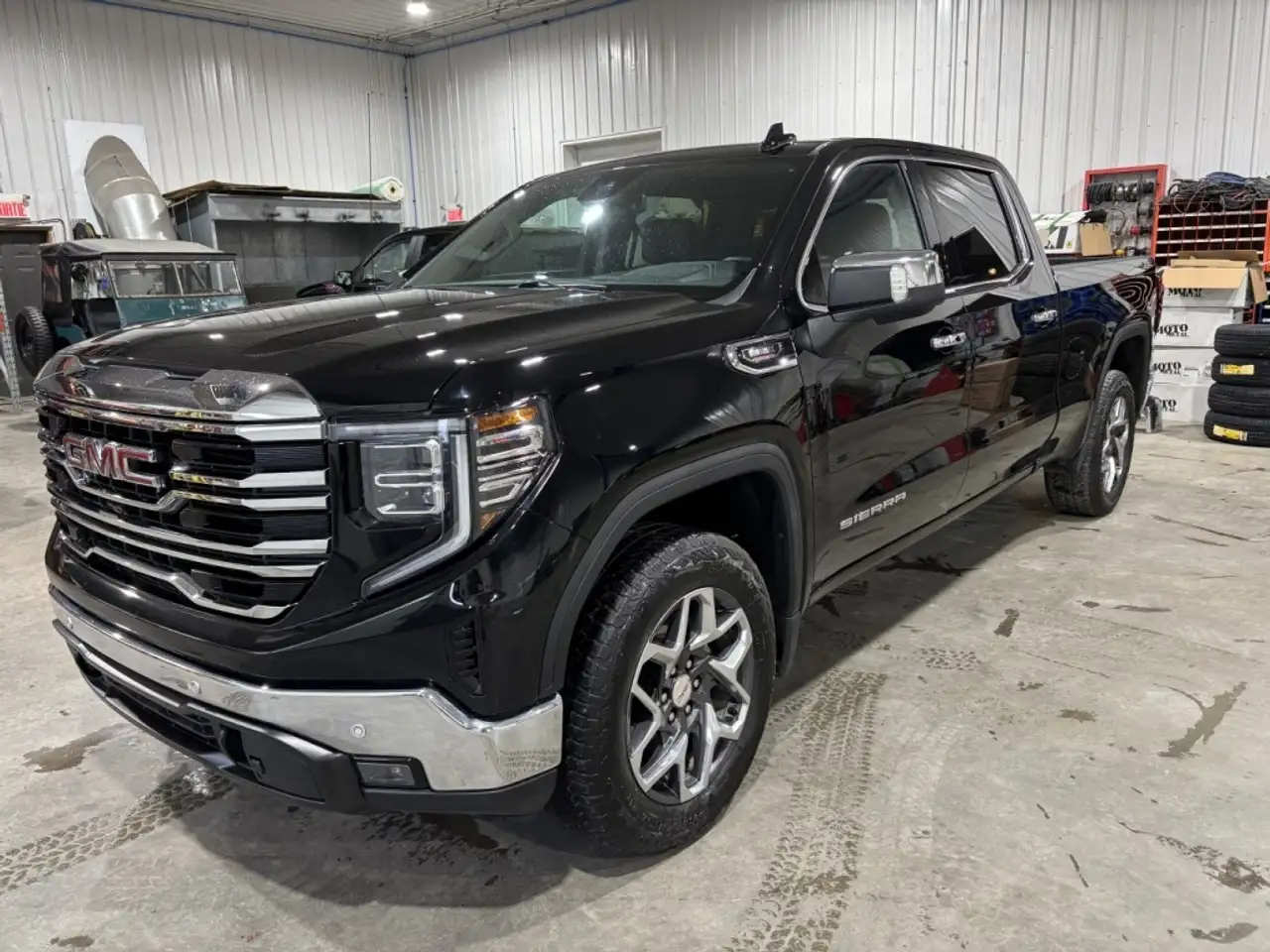 2024 GMC Sierra 1500 SLT