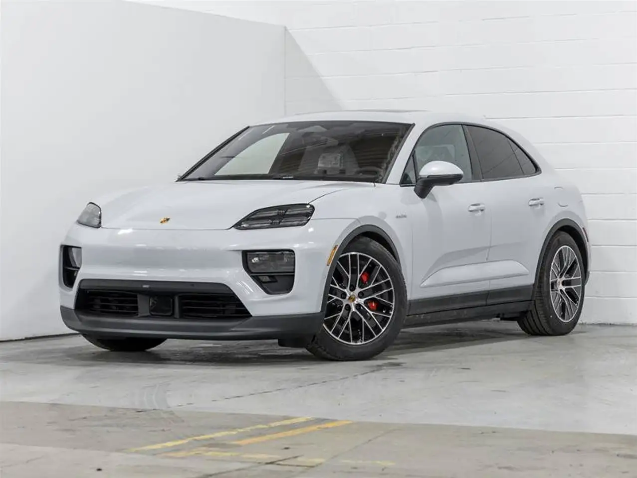 2025 Porsche Macan Electric 4S