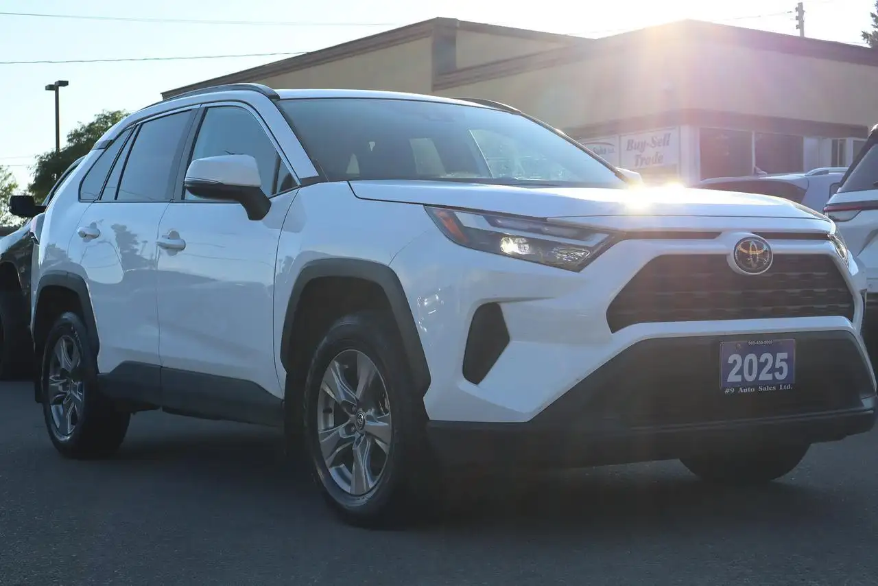 2025 Toyota RAV4 XLE