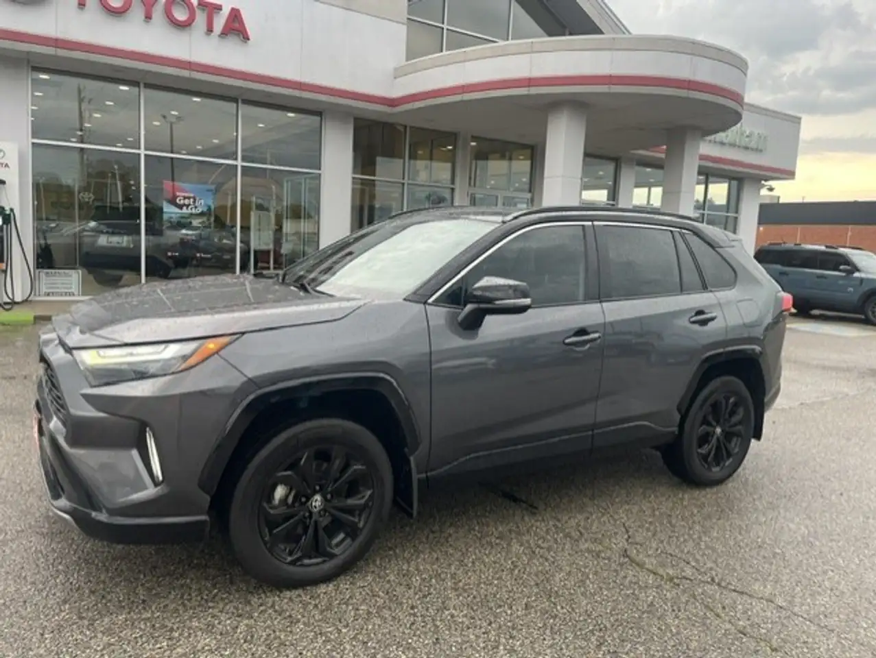 2023 Toyota RAV4 XSE