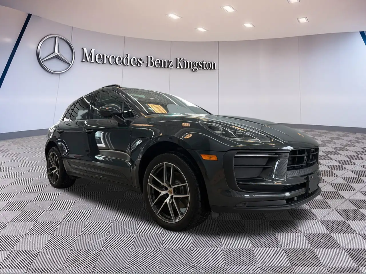 2025 Porsche Macan