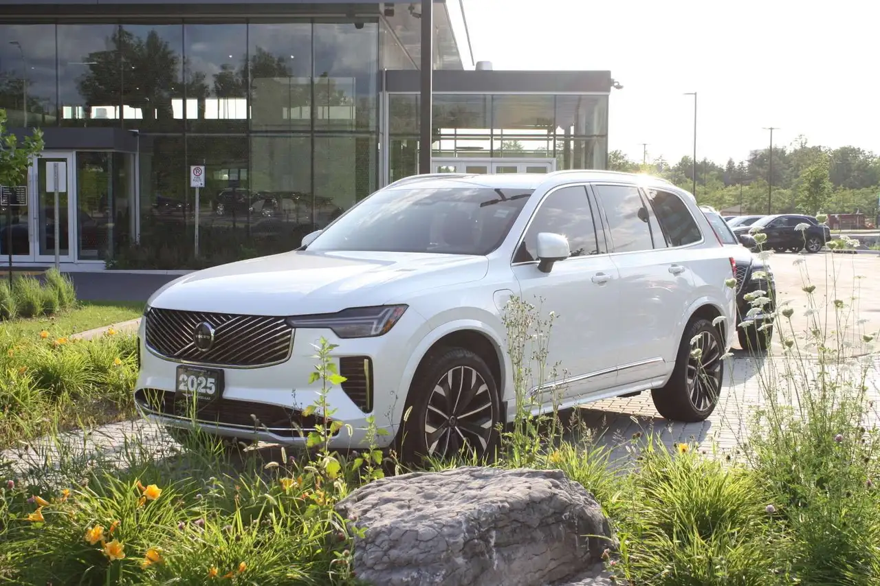 2025 Volvo XC90 Plus