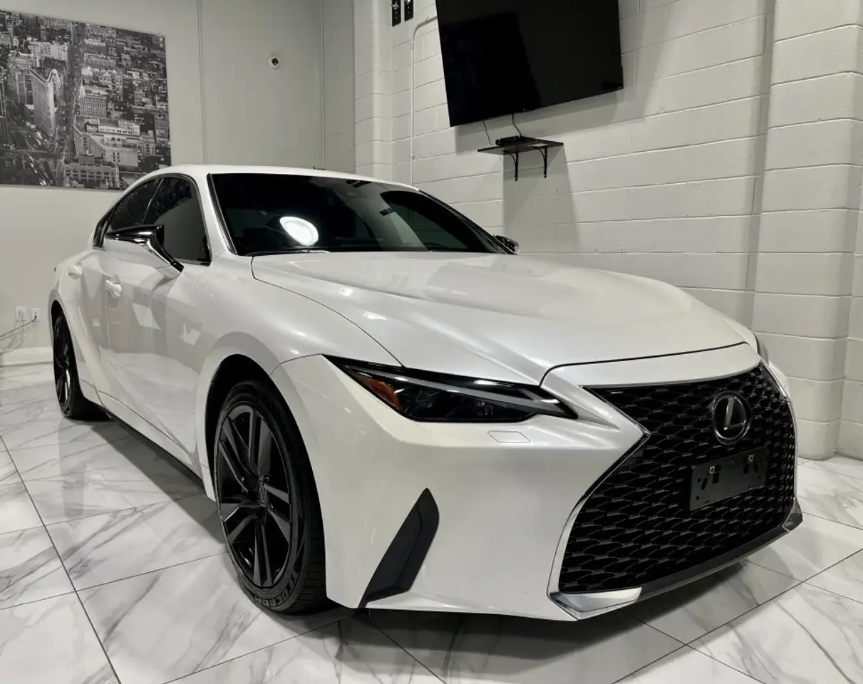 2023 Lexus IS 300