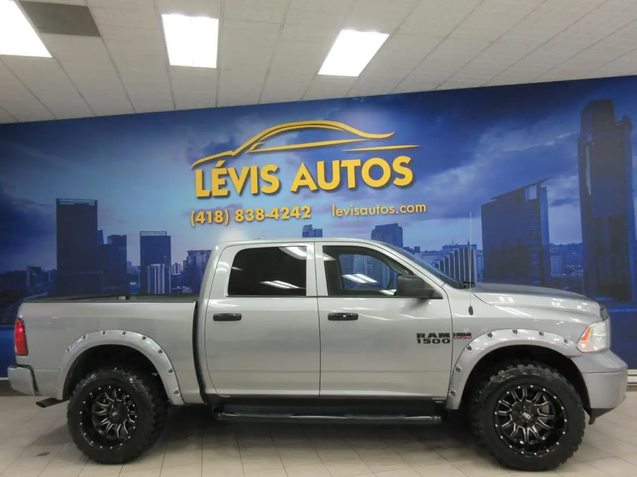 2023 RAM 1500 SLT