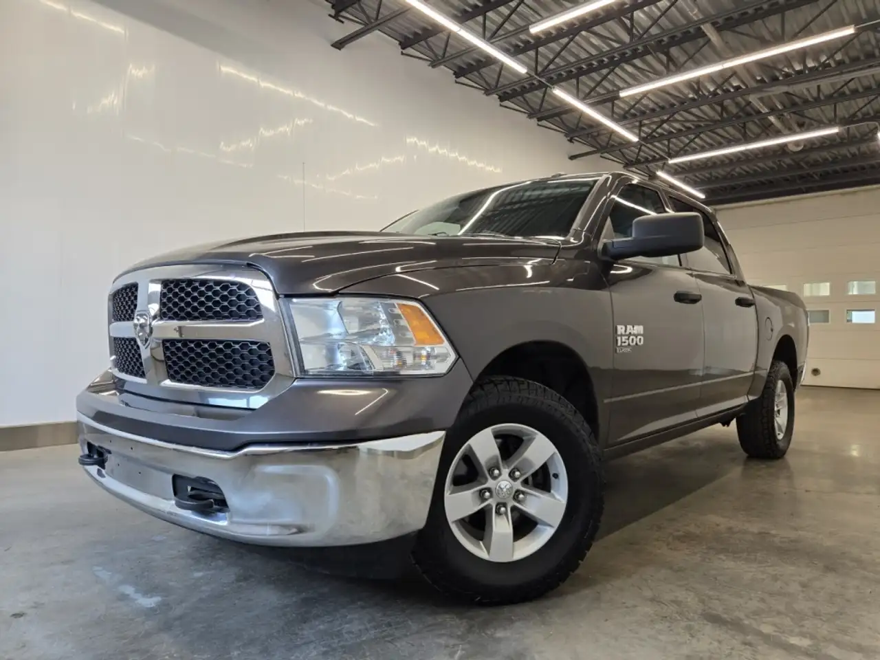 2023 RAM 1500 SLT