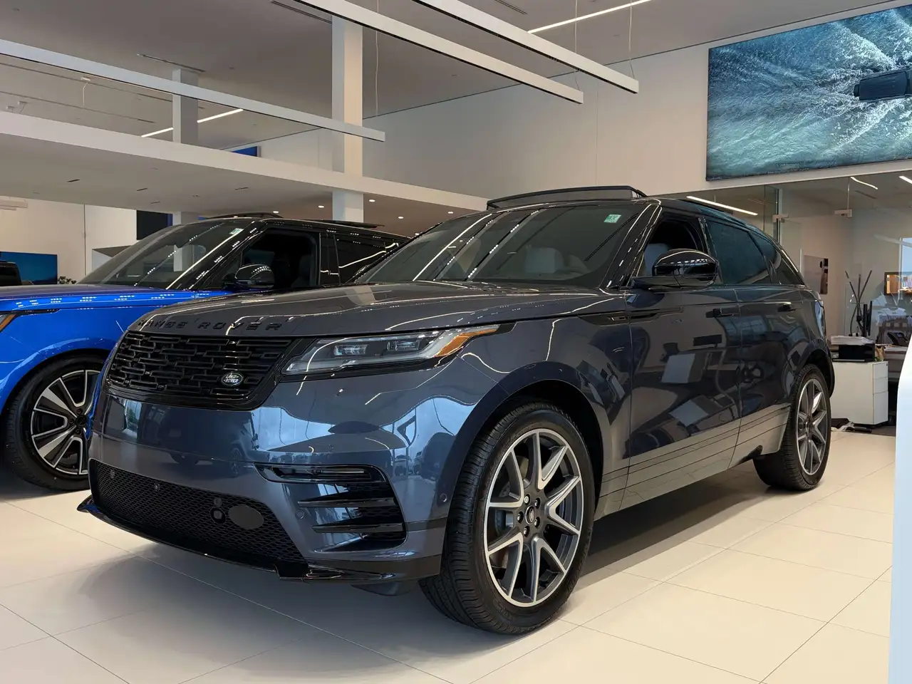 2026 Land Rover Range Rover Velar Dynamic SE P250