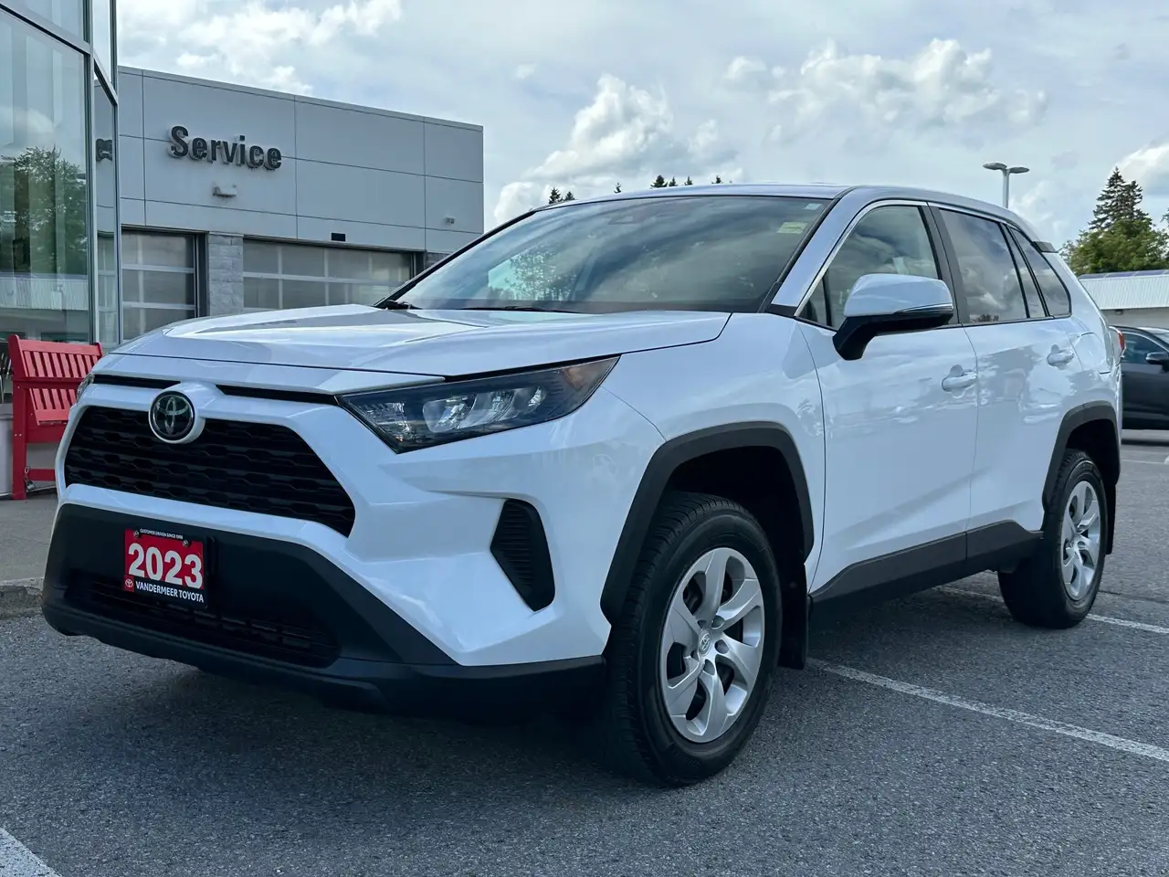 2023 Toyota RAV4 LE