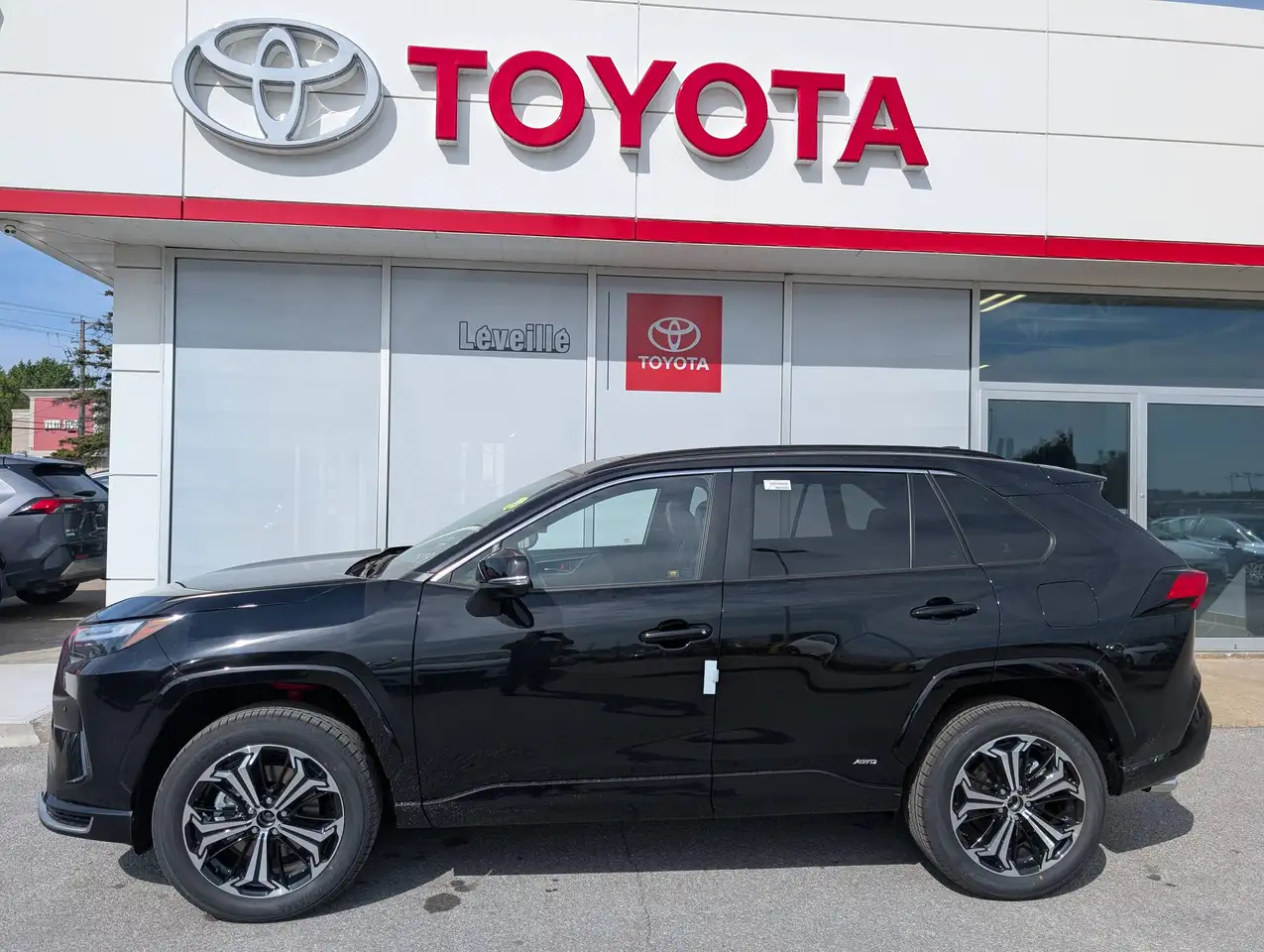 2025 Toyota RAV4 XSE