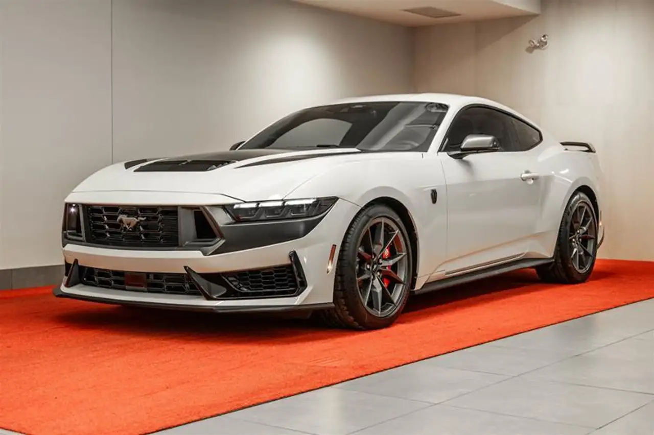 2025 Ford Mustang Dark Horse