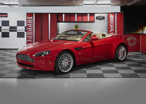 Aston Martin V8