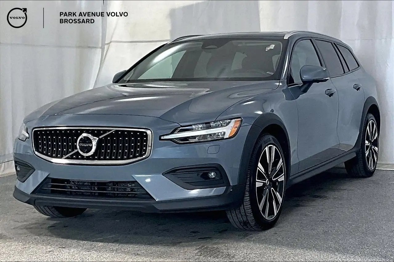 2023 Volvo V60 Plus