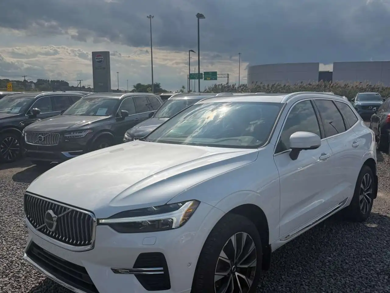 2023 Volvo XC60 Plus