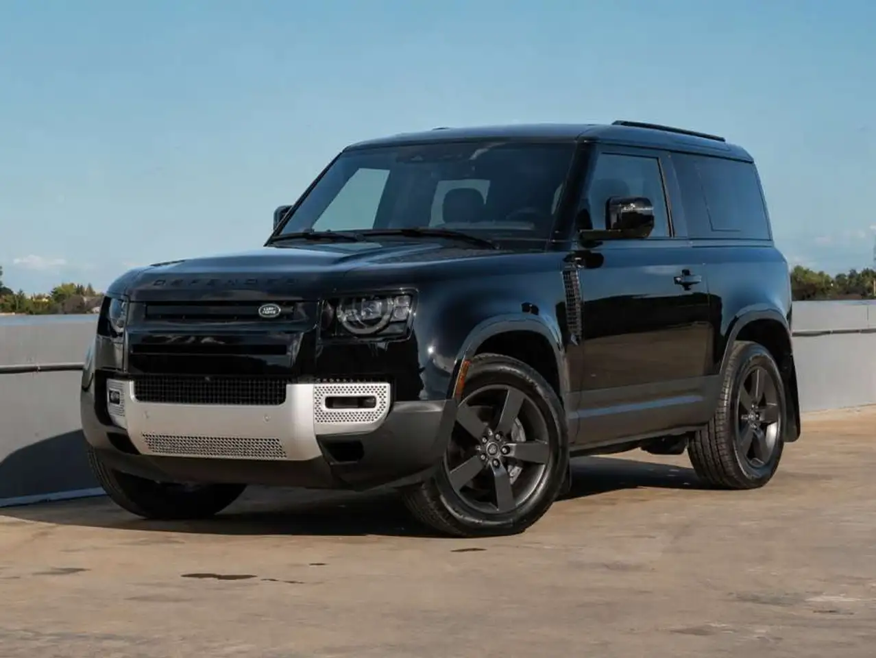2025 Land Rover Defender S