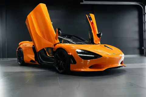 McLaren 750