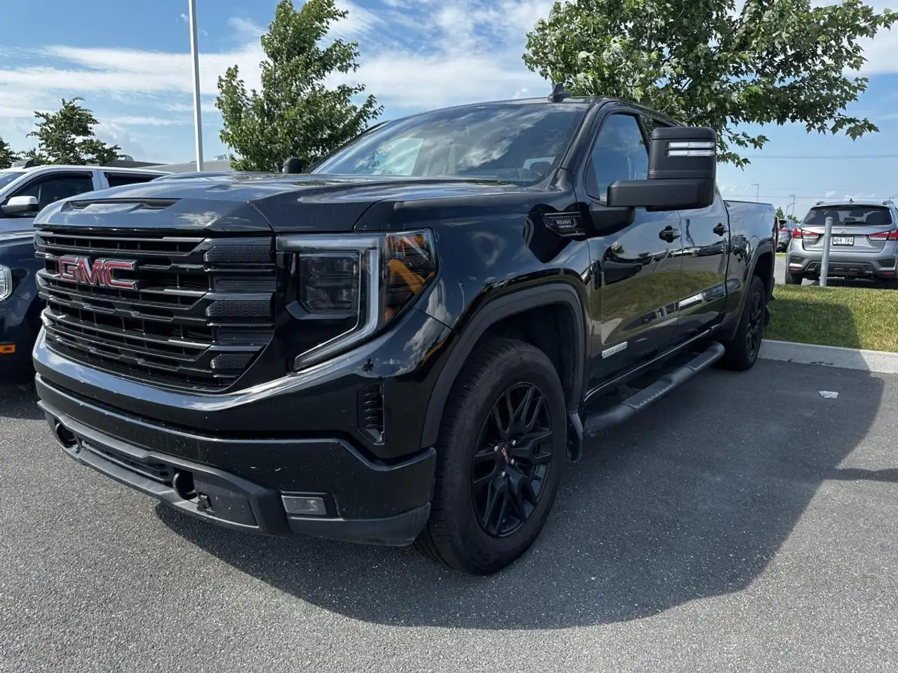 2025 GMC Sierra 1500 Elevation