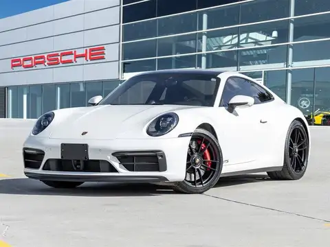 Porsche 911 Carrera 4 GTS