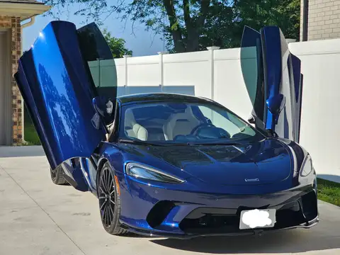 McLaren GT
