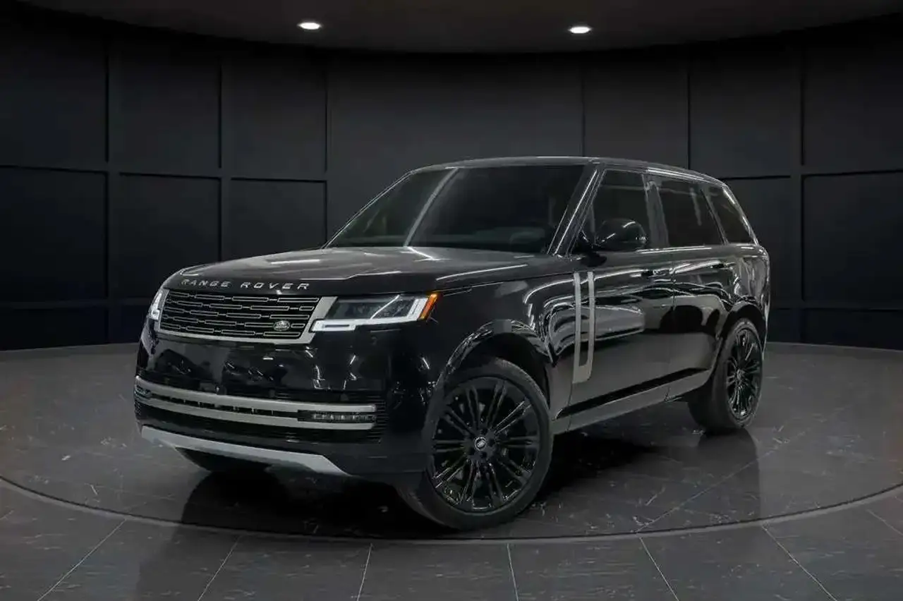 2025 Land Rover Range Rover SE P400