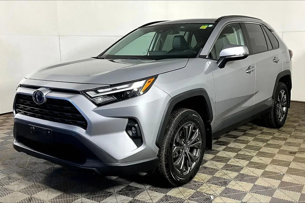 2023 Toyota RAV4 XLE