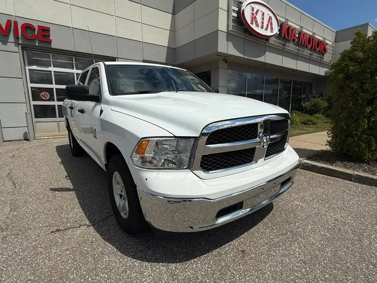 2023 RAM 1500 SLT