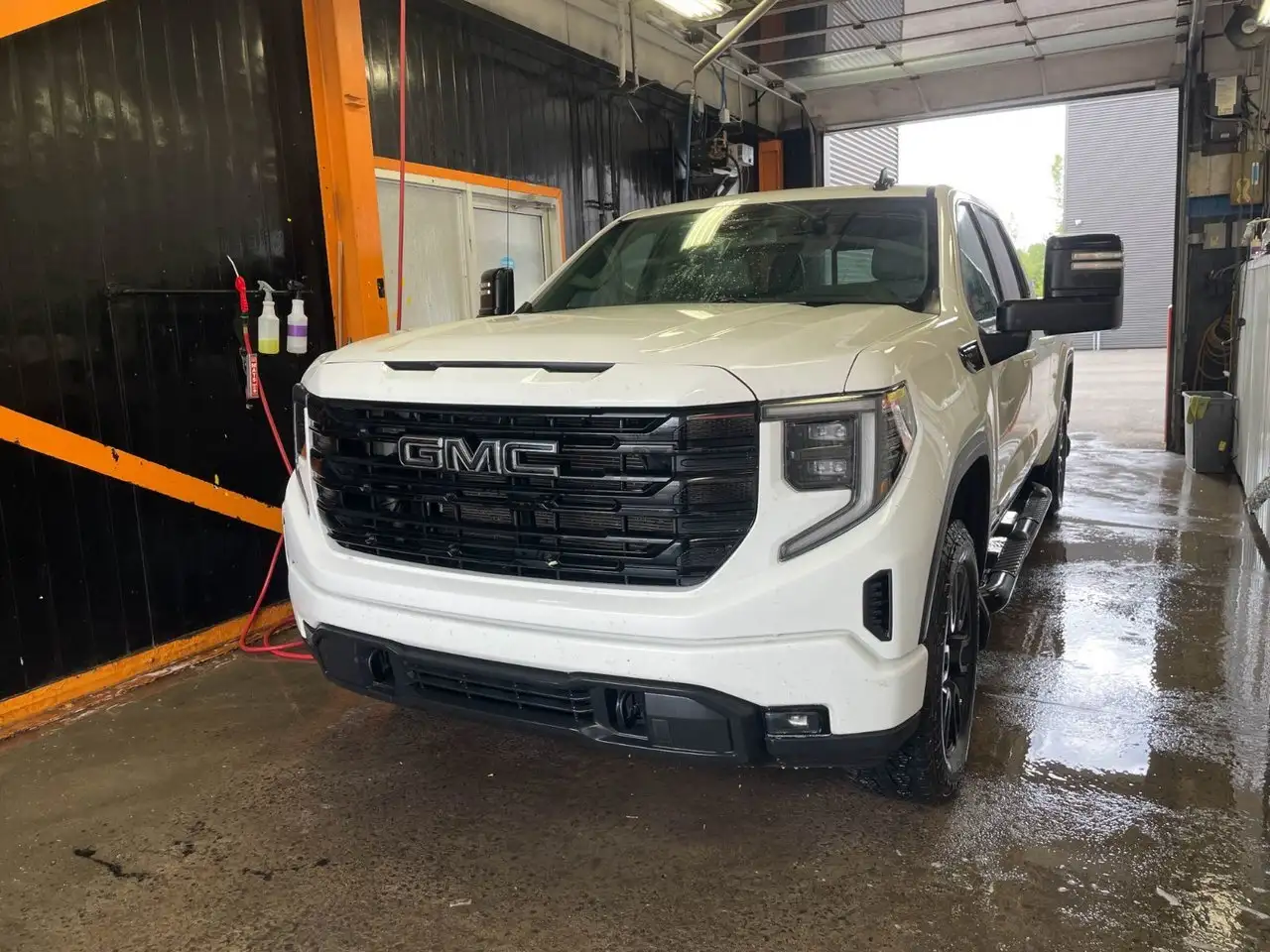 2023 GMC Sierra 1500 Elevation